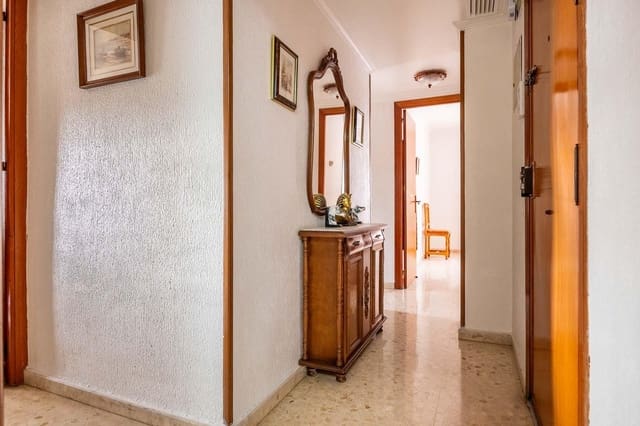 4 soveværelse Lejlighed til salg i Sevilla by med garage - € 485.000 (Ref: 9502590)