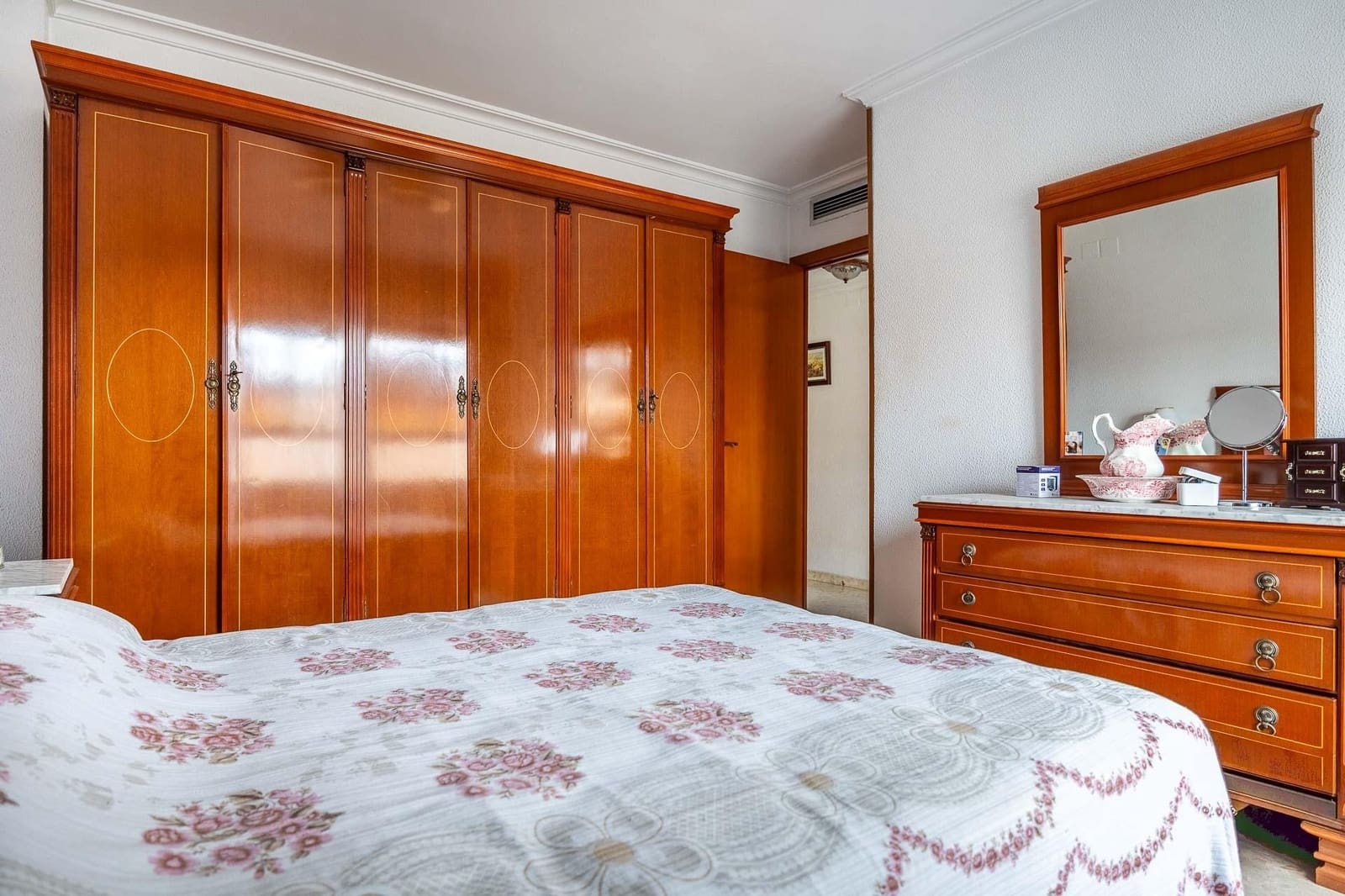 4 soveværelse Lejlighed til salg i Sevilla by med garage - € 485.000 (Ref: 9502590)