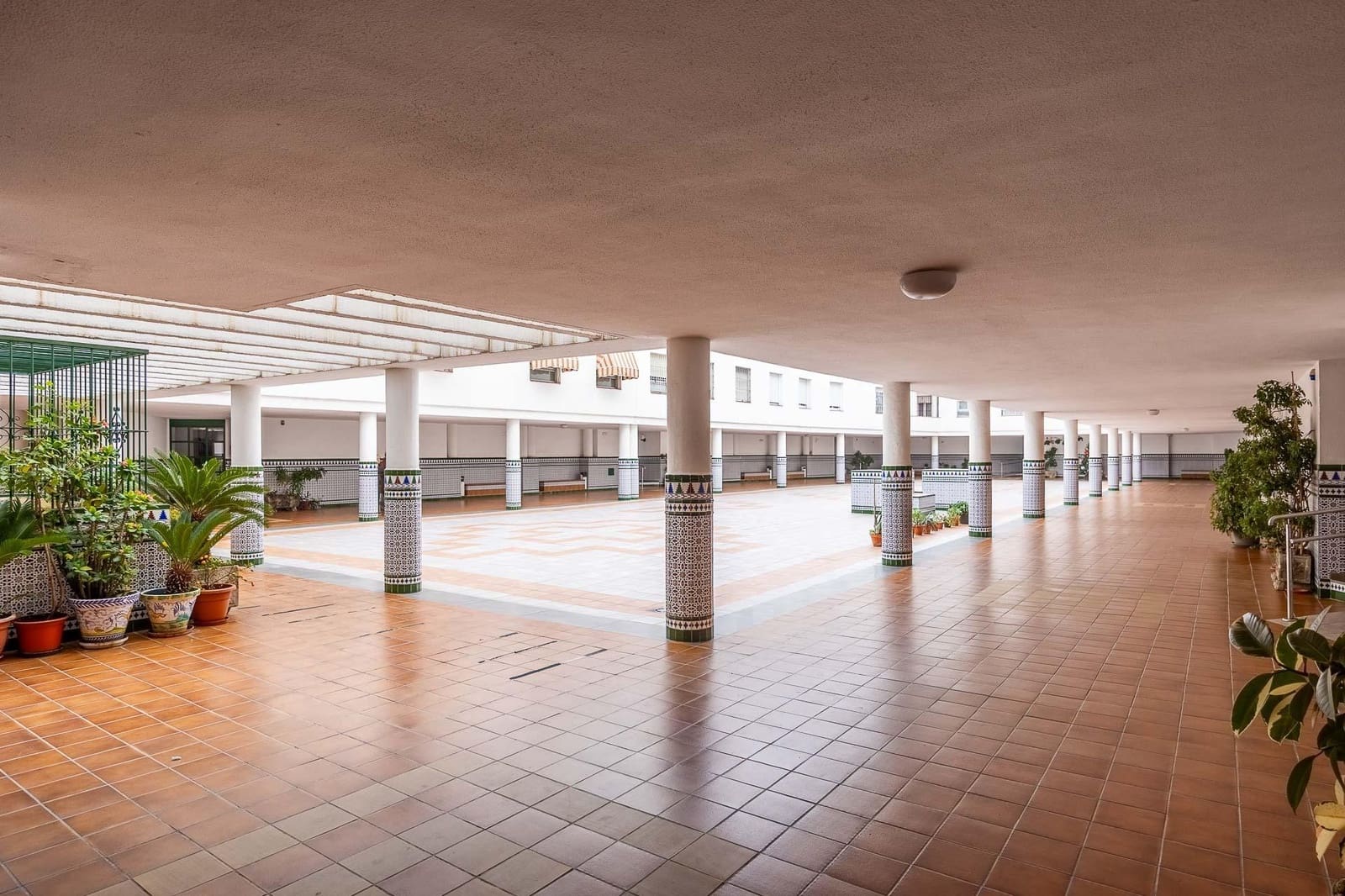 4 soveværelse Lejlighed til salg i Sevilla by med garage - € 485.000 (Ref: 9502590)