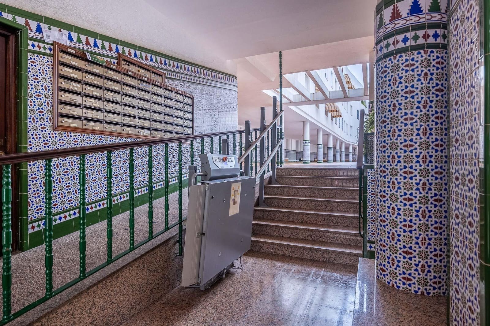 4 soveværelse Lejlighed til salg i Sevilla by med garage - € 485.000 (Ref: 9502590)