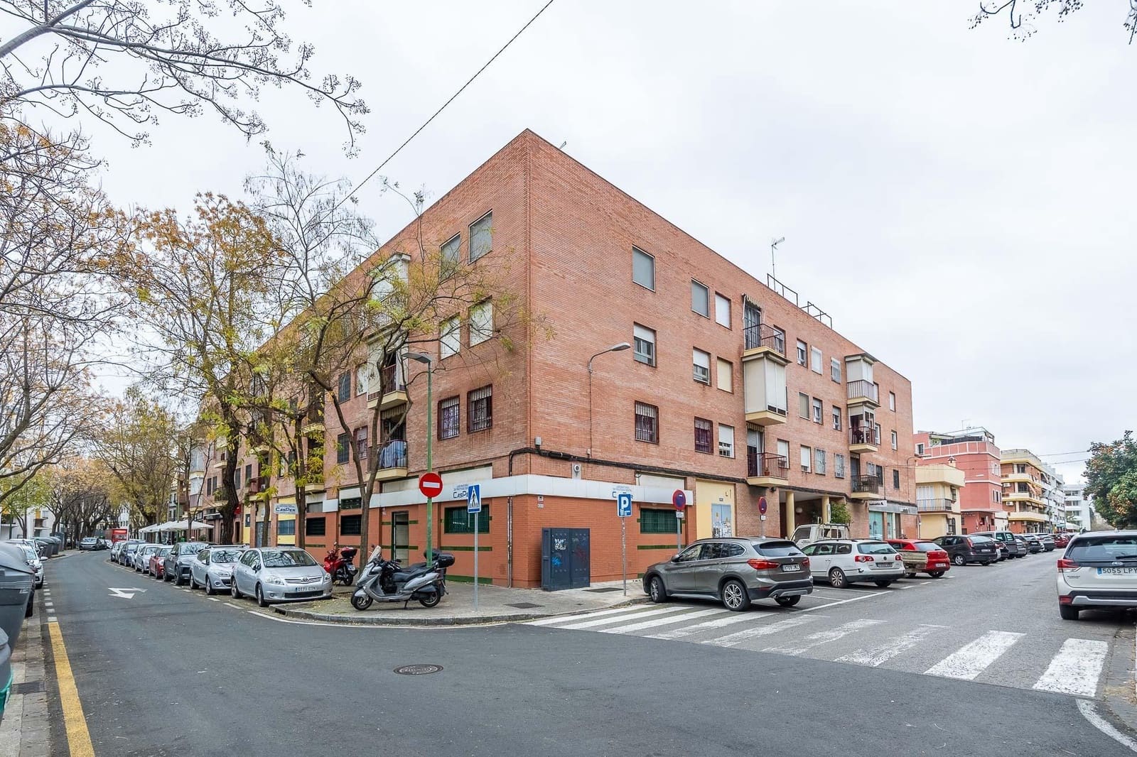 4 soveværelse Lejlighed til salg i Sevilla by med garage - € 485.000 (Ref: 9502590)