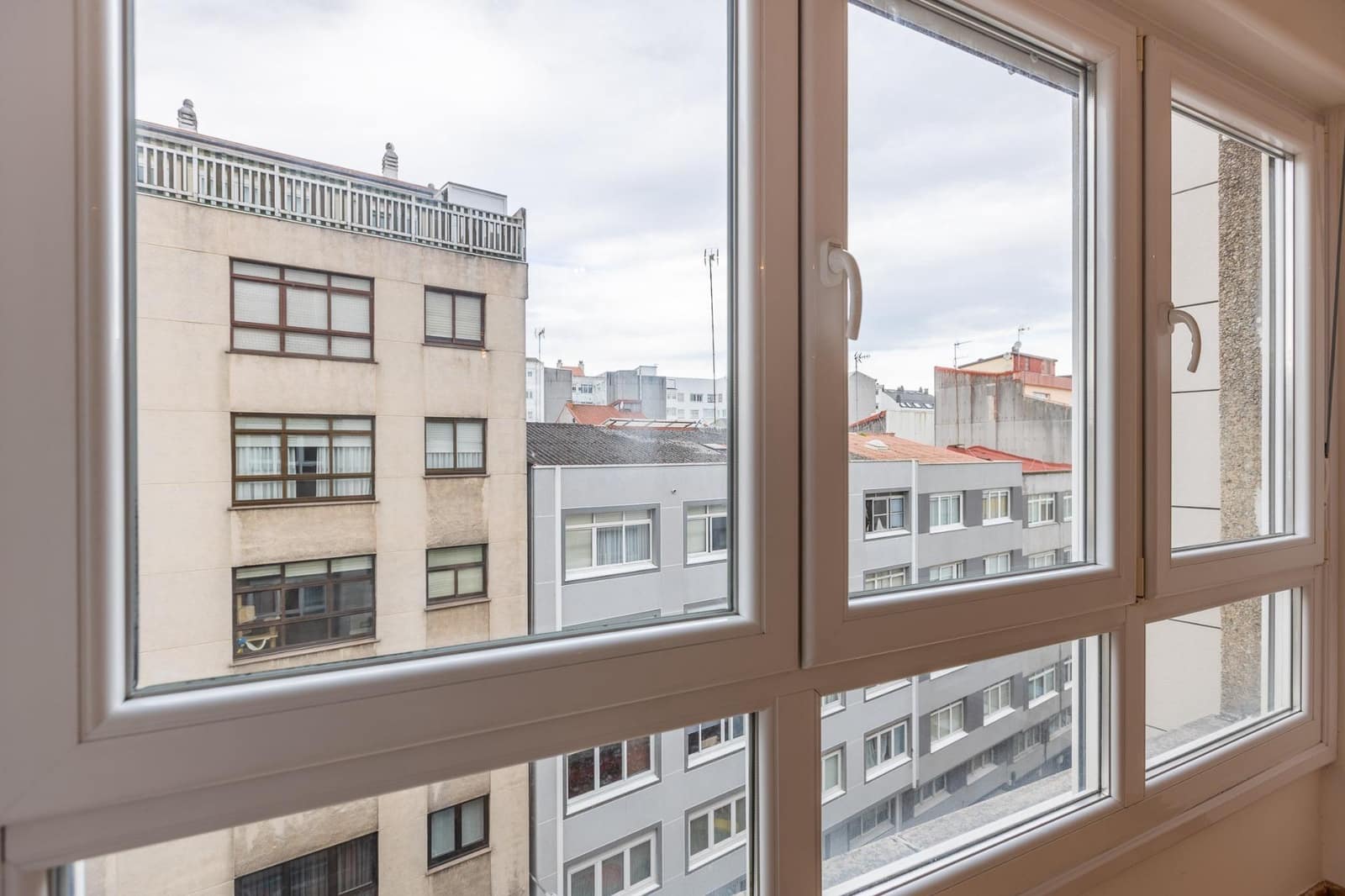 3 bedroom Flat for sale in A Coruna city - € 219,000 (Ref: 9509194)