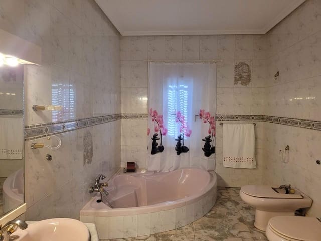 6 soveværelse Lejlighed til salg i El Raal, Murcia by med garage - € 368.000 (Ref: 9513579)