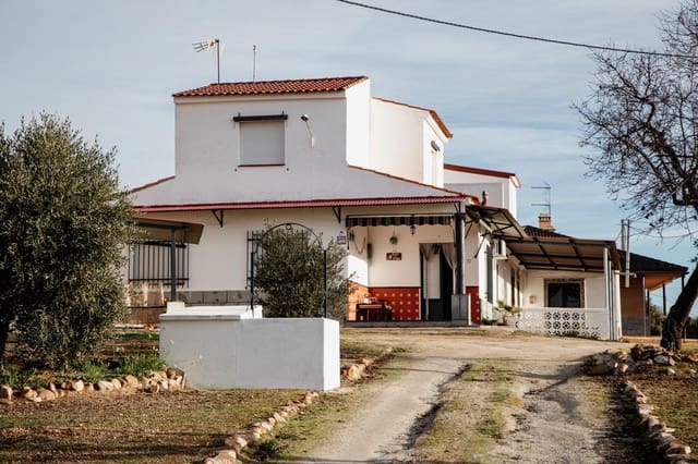 4 quarto Quinta/Casa Rural para venda em Don Benito com garagem - 100 000 € (Ref: 9524499)