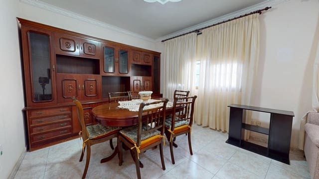 3 bedroom Flat for sale in Las Palmas de Gran Canaria with garage - € 460,000 (Ref: 9530837)