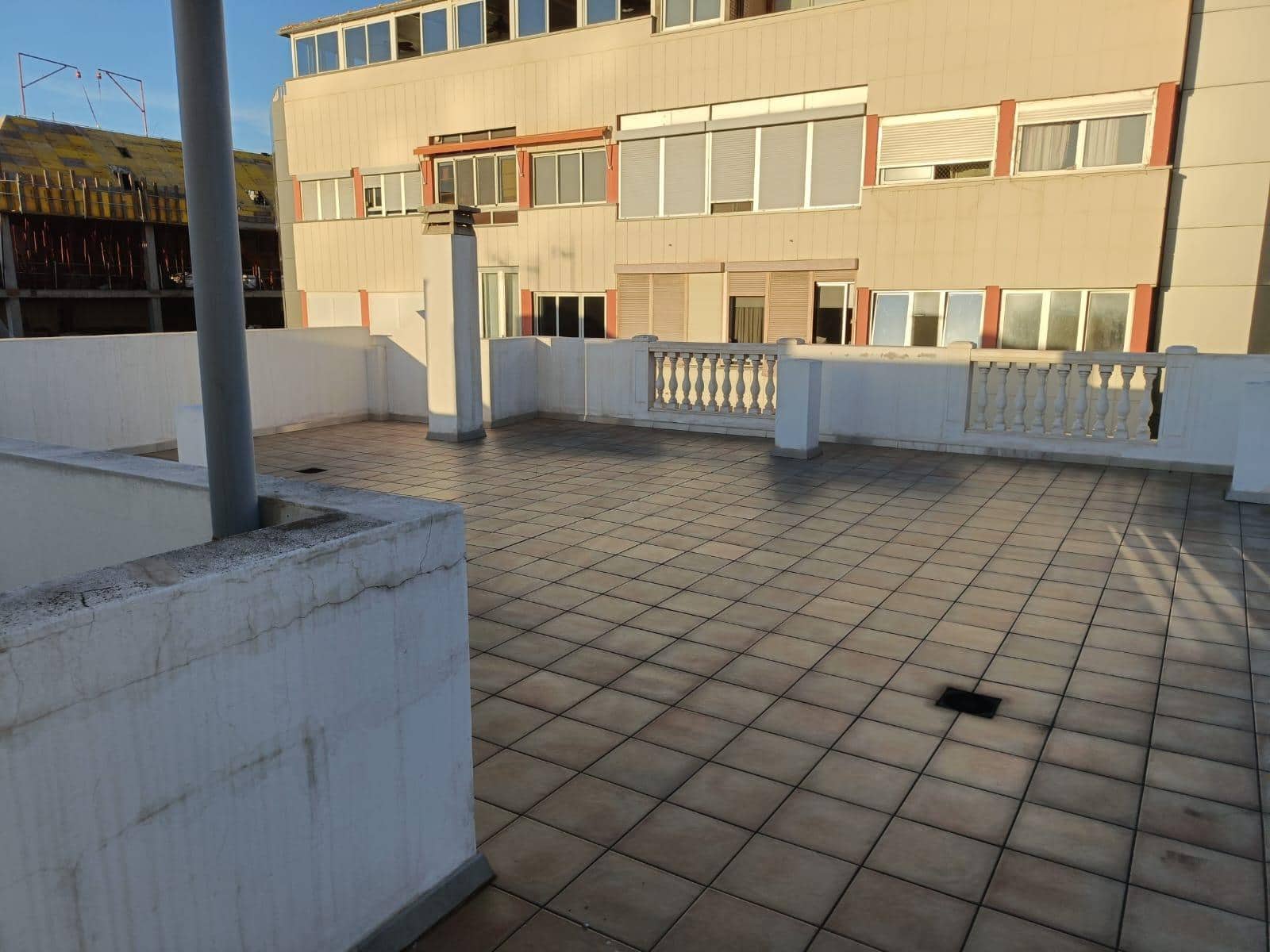 3 bedroom Flat for sale in Las Palmas de Gran Canaria with garage - € 455,000 (Ref: 9530837)
