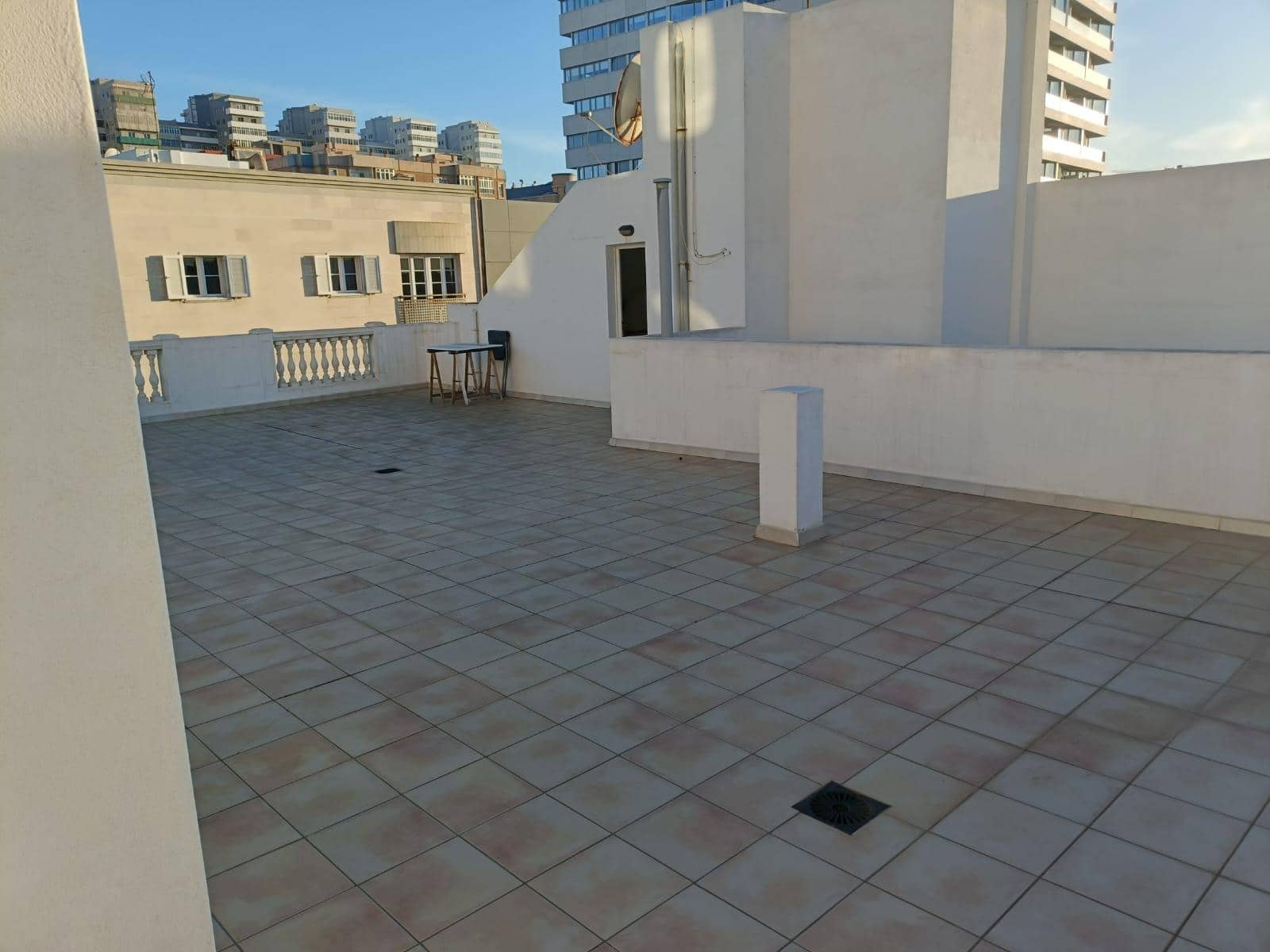 3 soveværelse Lejlighed til salg i Las Palmas de Gran Canaria med garage - € 450.000 (Ref: 9530837)