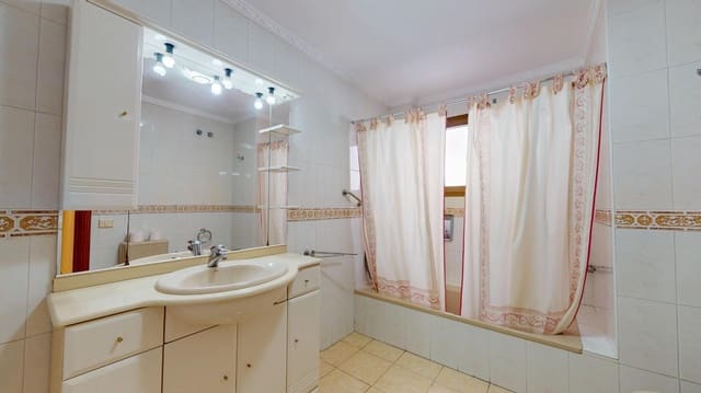 3 Zimmer Wohnung zu verkaufen in Las Palmas de Gran Canaria mit Garage - 450.000 € (Ref: 9530837)