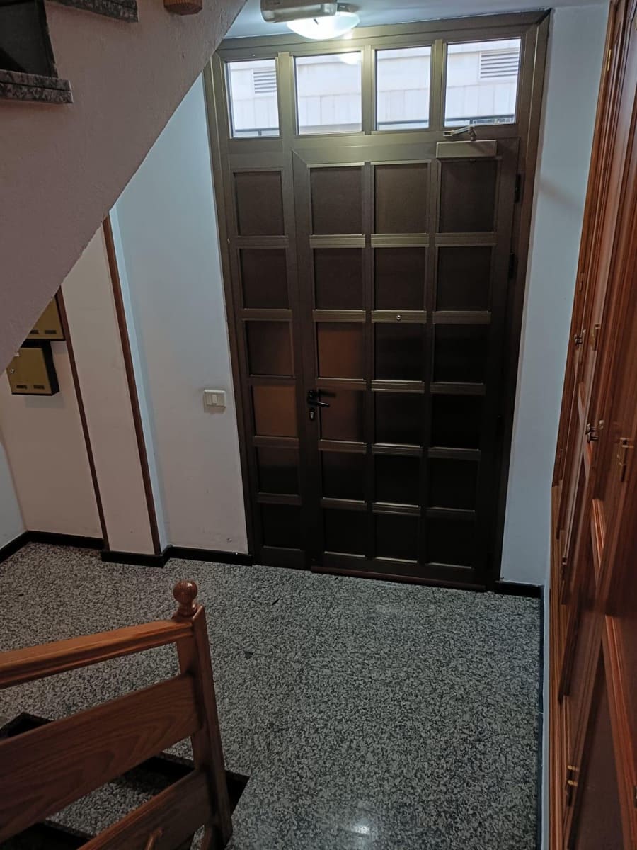 3 bedroom Flat for sale in Las Palmas de Gran Canaria with garage - € 439,000 (Ref: 9530837)