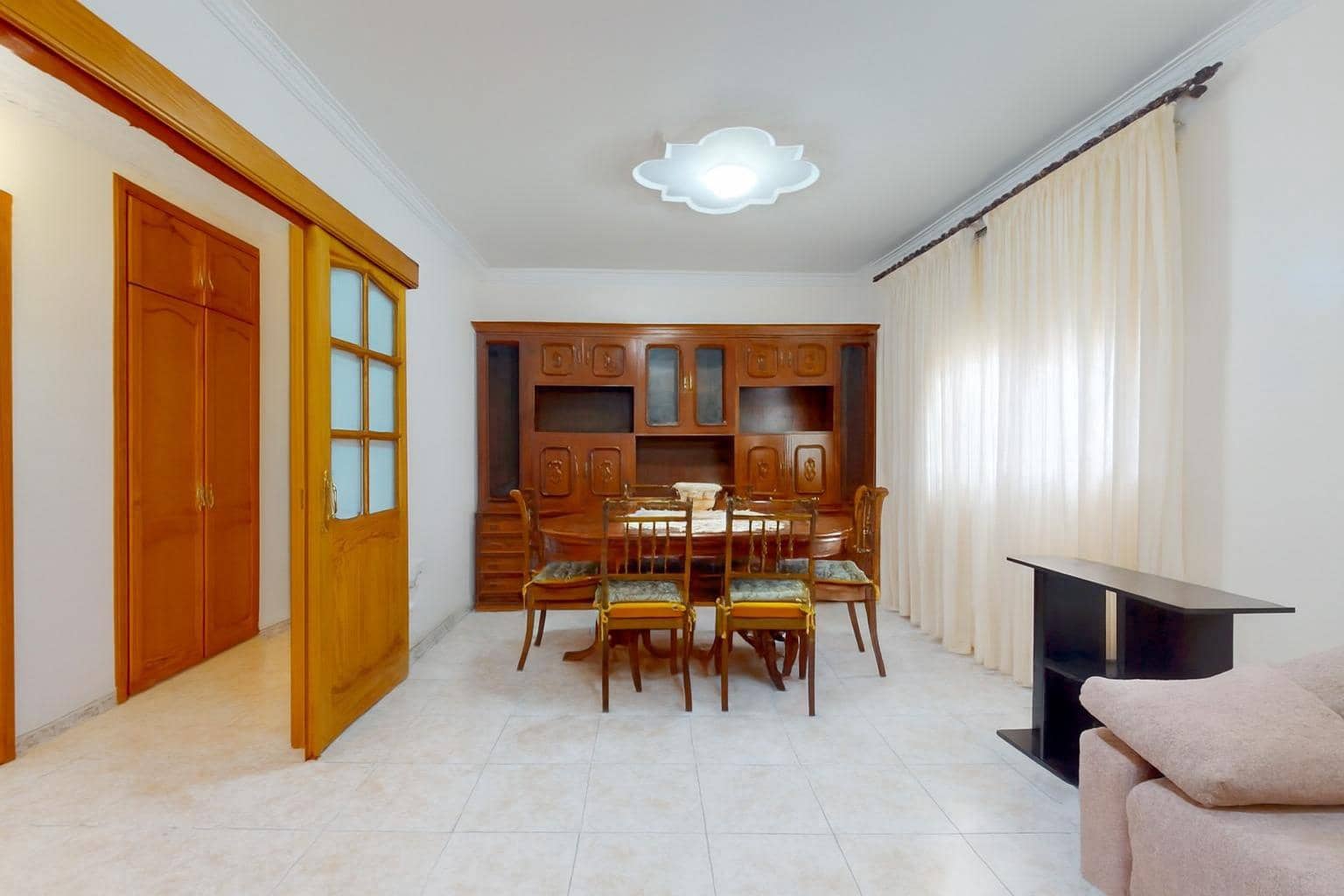 3 bedroom Flat for sale in Las Palmas de Gran Canaria with garage - € 439,000 (Ref: 9530837)