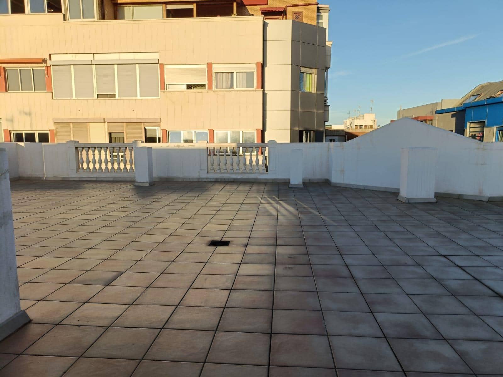 3 sovrum Lägenhet till salu i Las Palmas de Gran Canaria med garage - 422 000 € (Ref: 9530837)
