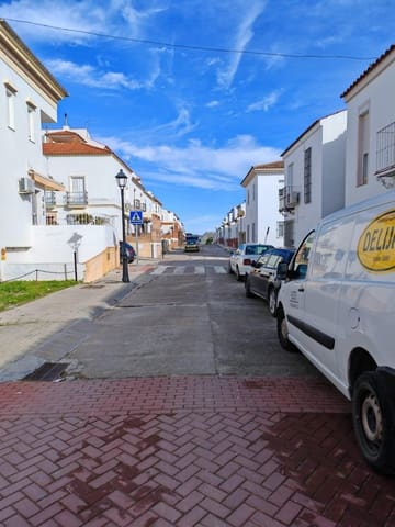 5 bedroom Villa for sale in Olvera with garage - € 210,000 (Ref: 9541619)