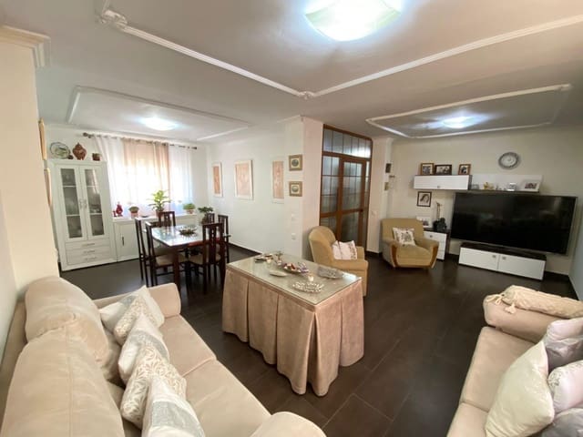 5 bedroom Villa for sale in Olvera with garage - € 210,000 (Ref: 9541619)