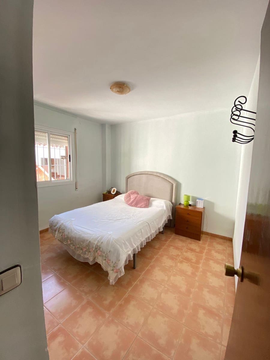 5 bedroom Villa for sale in Olvera with garage - € 210,000 (Ref: 9541619)