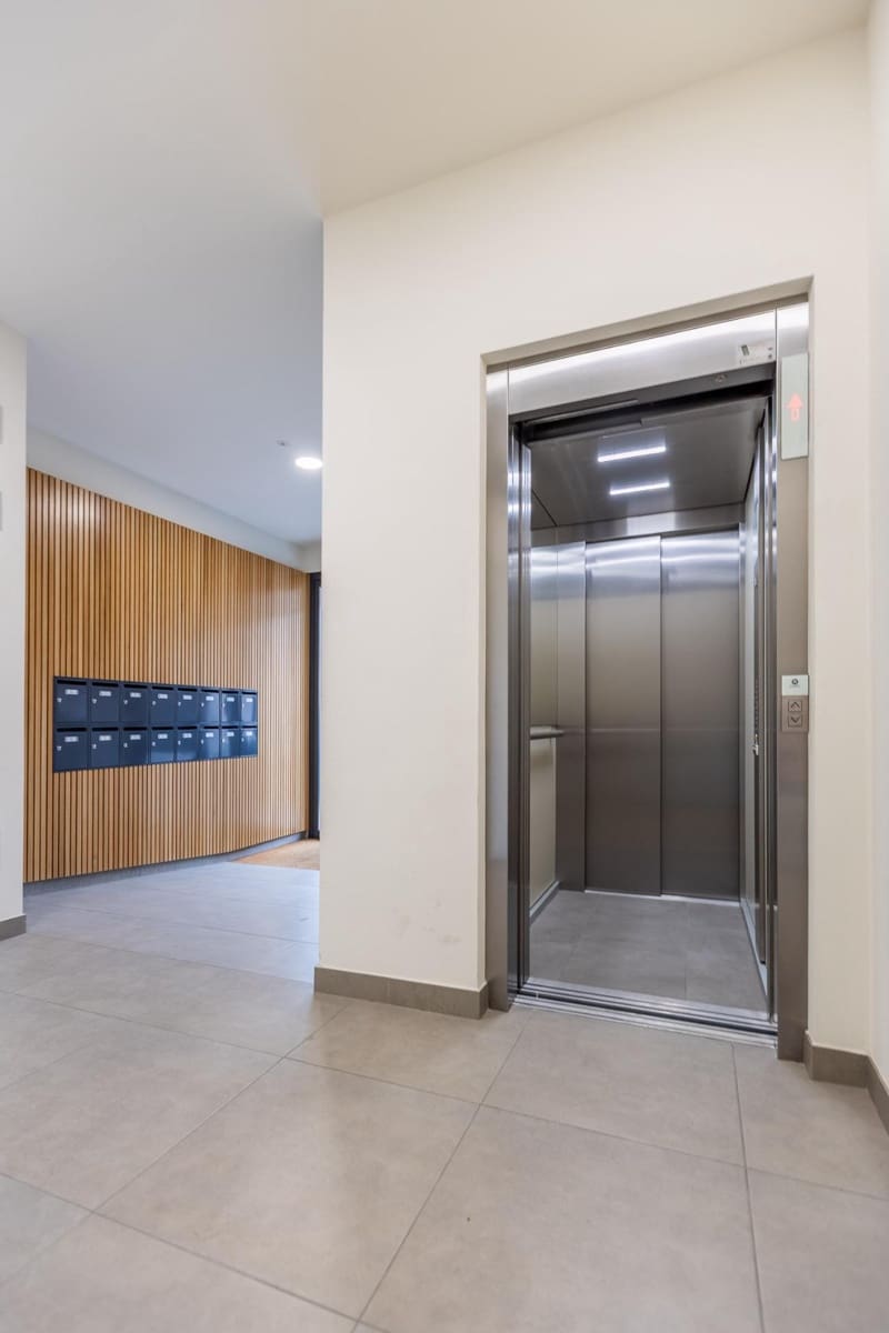 3 bedroom Flat for sale in A Coruna city with garage - € 600,000 (Ref: 9541622)