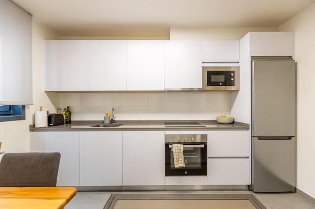 3 bedroom Flat for sale in A Coruña city with garage - € 600,000 (Ref: 9541622)