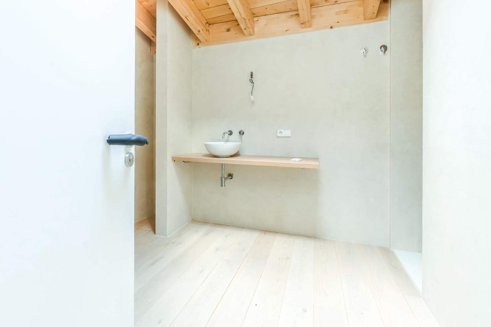 2 bedroom Apartment for sale in Burgos city with garage - € 500,000 (Ref: 9543829)