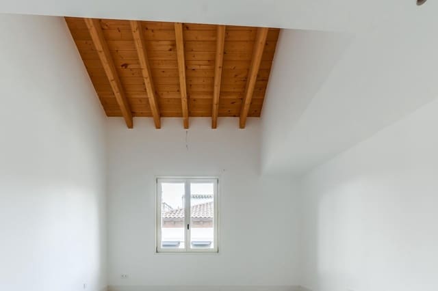 2 bedroom Apartment for sale in Burgos city with garage - € 500,000 (Ref: 9543829)