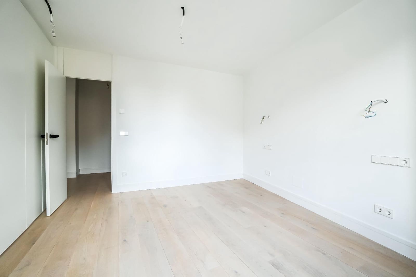 2 bedroom Apartment for sale in Burgos city with garage - € 500,000 (Ref: 9543829)