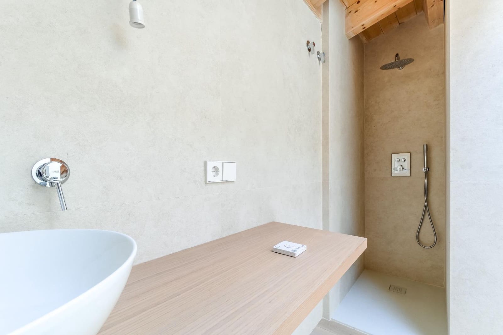 2 bedroom Apartment for sale in Burgos city with garage - € 500,000 (Ref: 9543829)