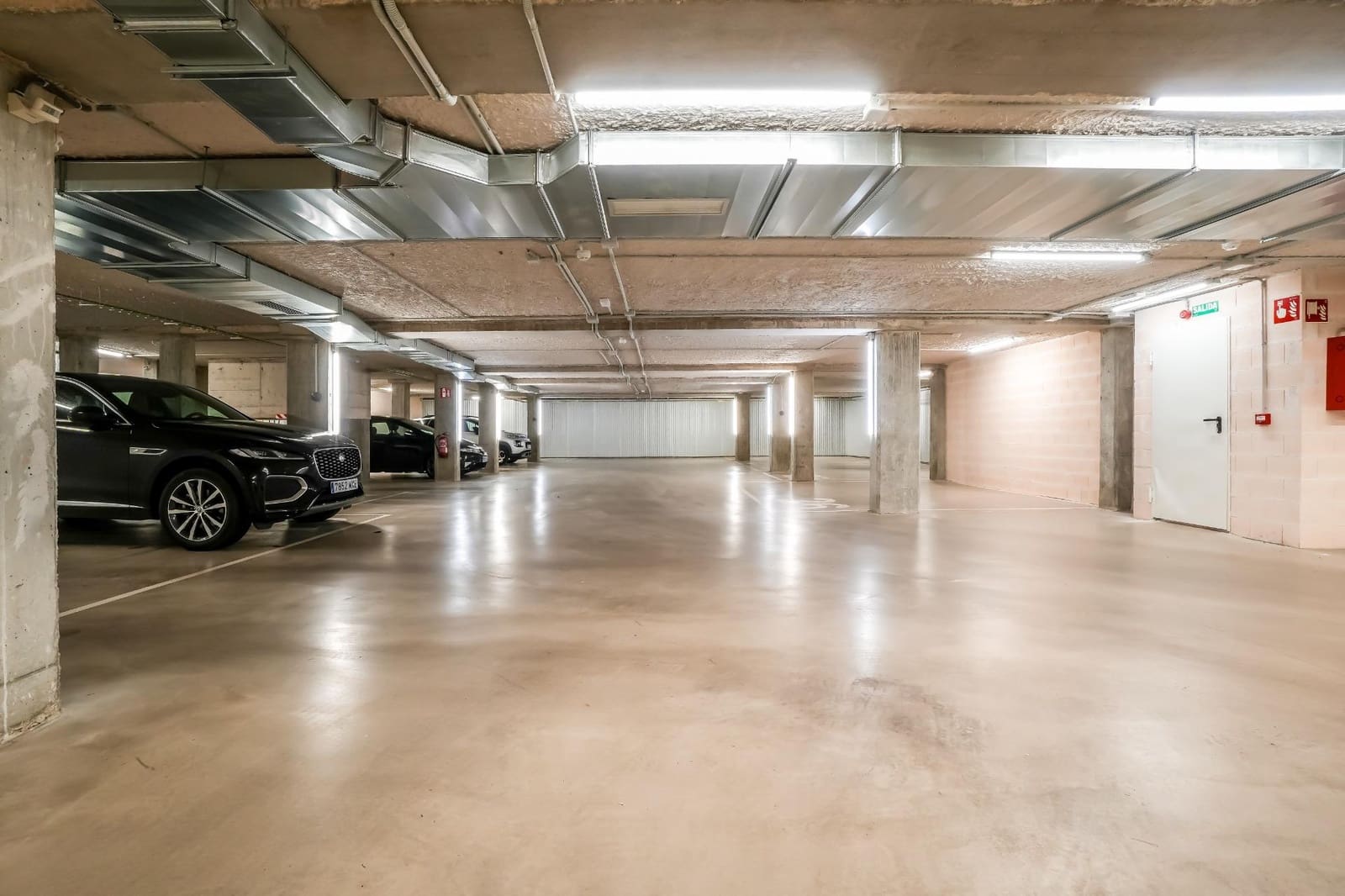 2 bedroom Apartment for sale in Burgos city with garage - € 500,000 (Ref: 9543829)