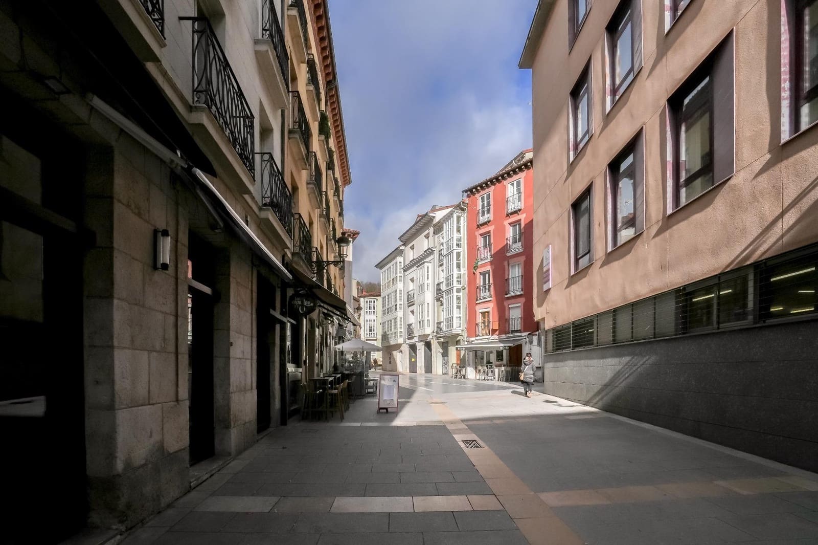 2 bedroom Apartment for sale in Burgos city with garage - € 500,000 (Ref: 9543829)