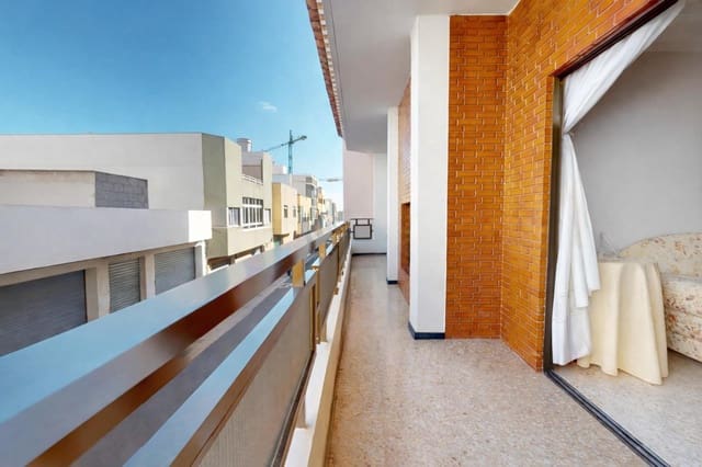 6 bedroom Terraced Villa for sale in Tamaraceite, Las Palmas de Gran Canaria with garage - € 436,000 (Ref: 9551892)