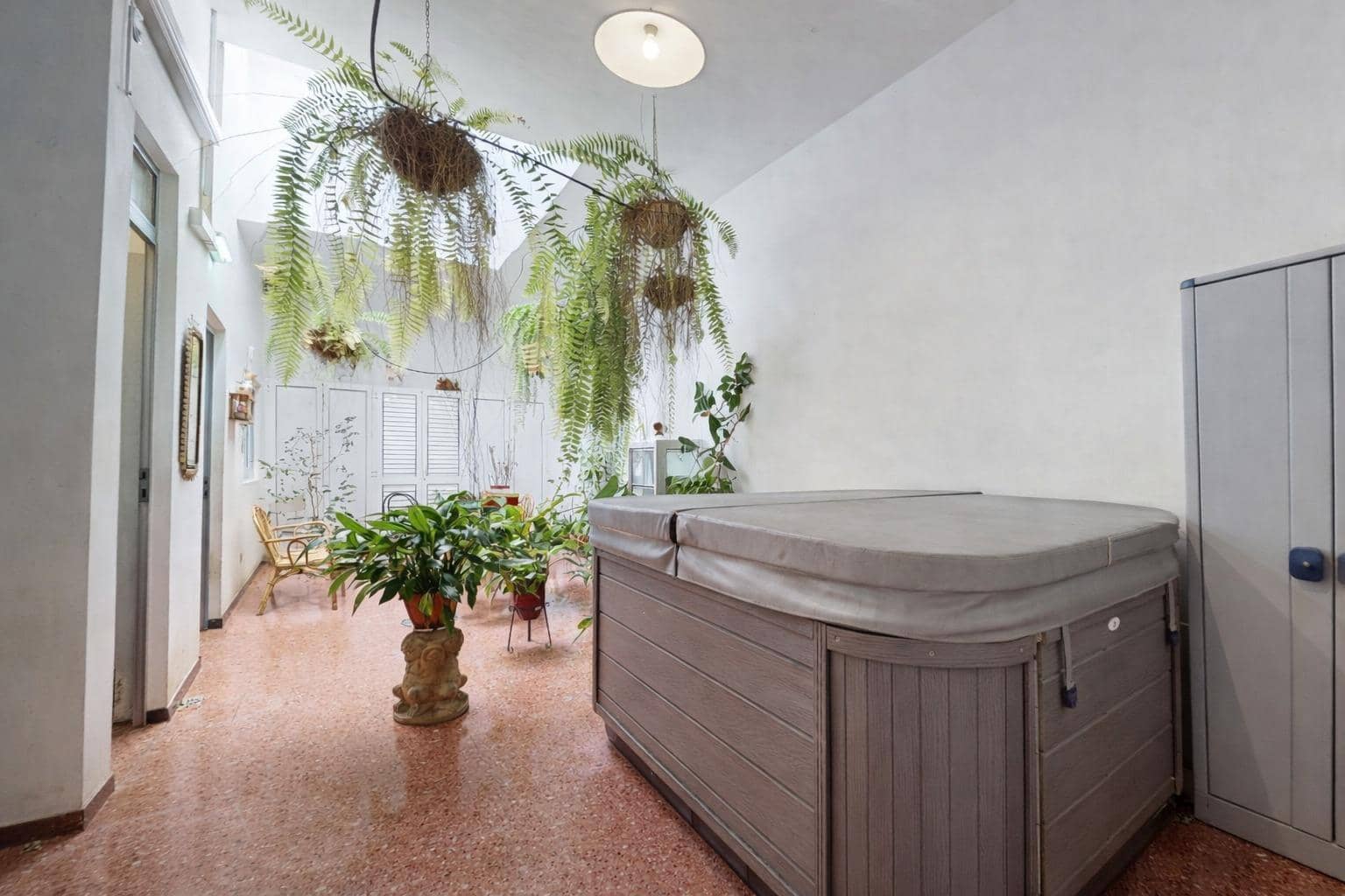 6 bedroom Terraced Villa for sale in Las Palmas de Gran Canaria with garage - € 436,000 (Ref: 9551892)