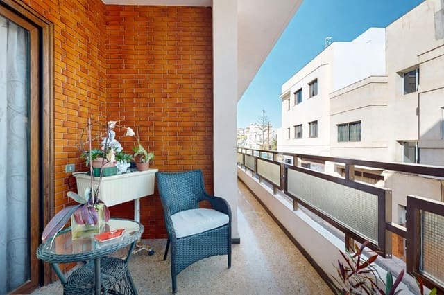 6 bedroom Terraced Villa for sale in Tamaraceite, Las Palmas de Gran Canaria with garage - € 436,000 (Ref: 9551892)