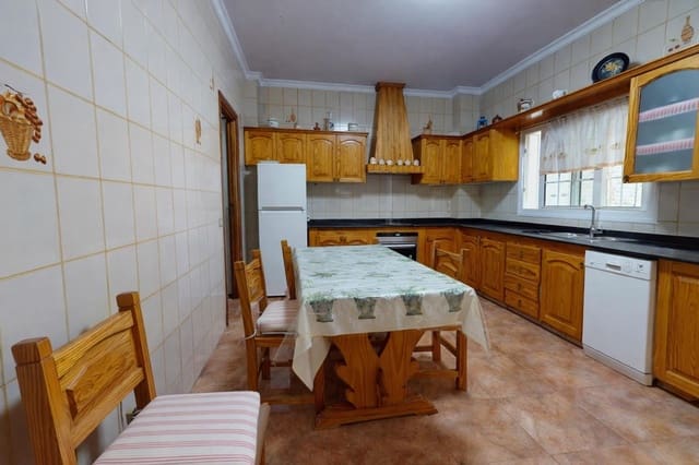 6 bedroom Terraced Villa for sale in Tamaraceite, Las Palmas de Gran Canaria with garage - € 436,000 (Ref: 9551892)