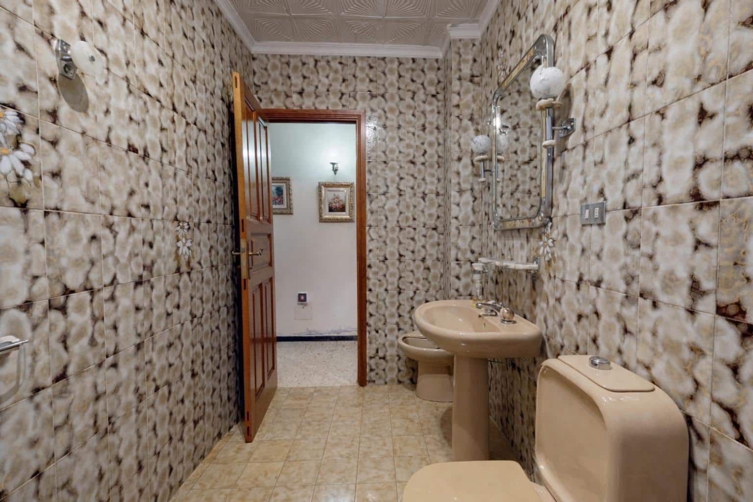 6 bedroom Terraced Villa for sale in Las Palmas de Gran Canaria with garage - € 436,000 (Ref: 9551892)