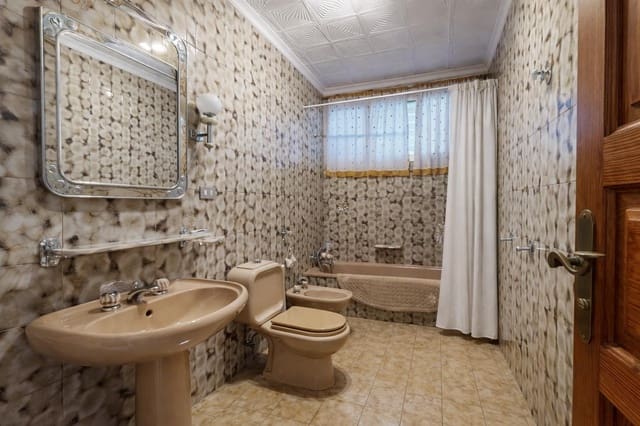 6 bedroom Terraced Villa for sale in Tamaraceite, Las Palmas de Gran Canaria with garage - € 436,000 (Ref: 9551892)