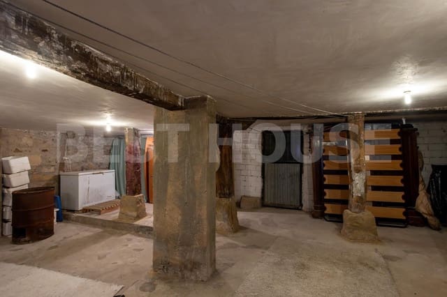 7 bedroom Villa for sale in Salinas de Añana/Gesaltza Añana, Añana with garage - € 394,314 (Ref: 9565414)