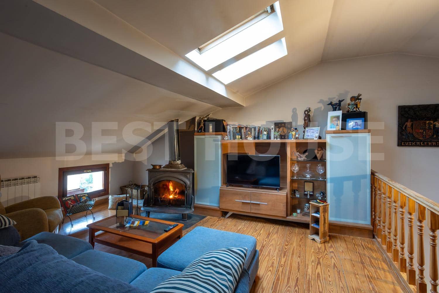 7 bedroom Villa for sale in Salinas de Anana with garage - € 394,314 (Ref: 9565414)