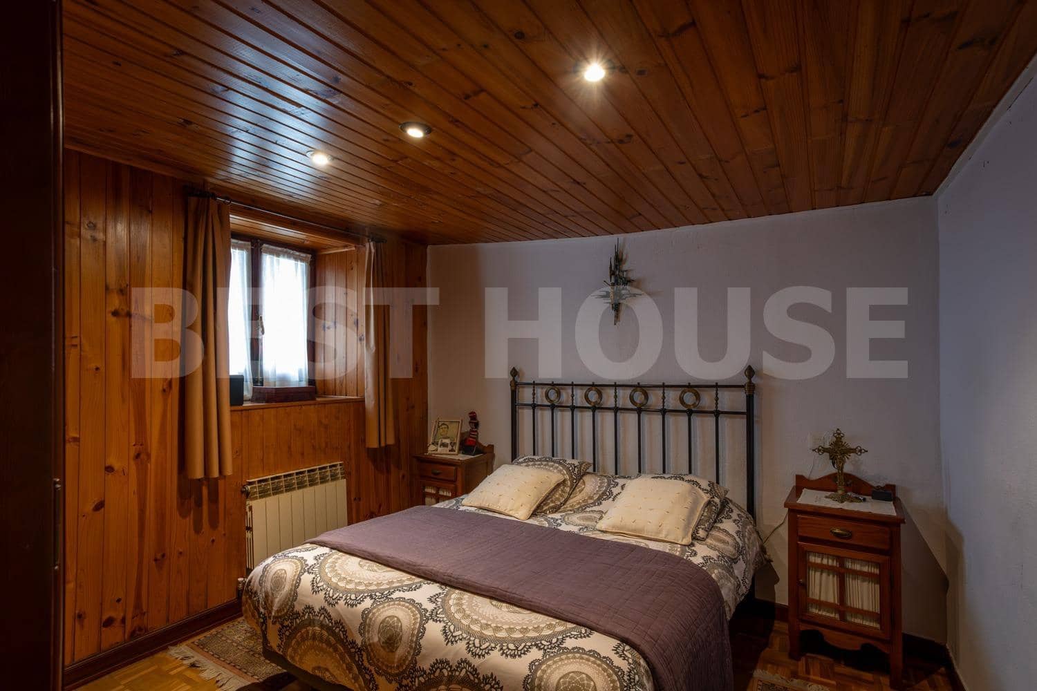 7 bedroom Villa for sale in Salinas de Anana with garage - € 394,314 (Ref: 9565414)