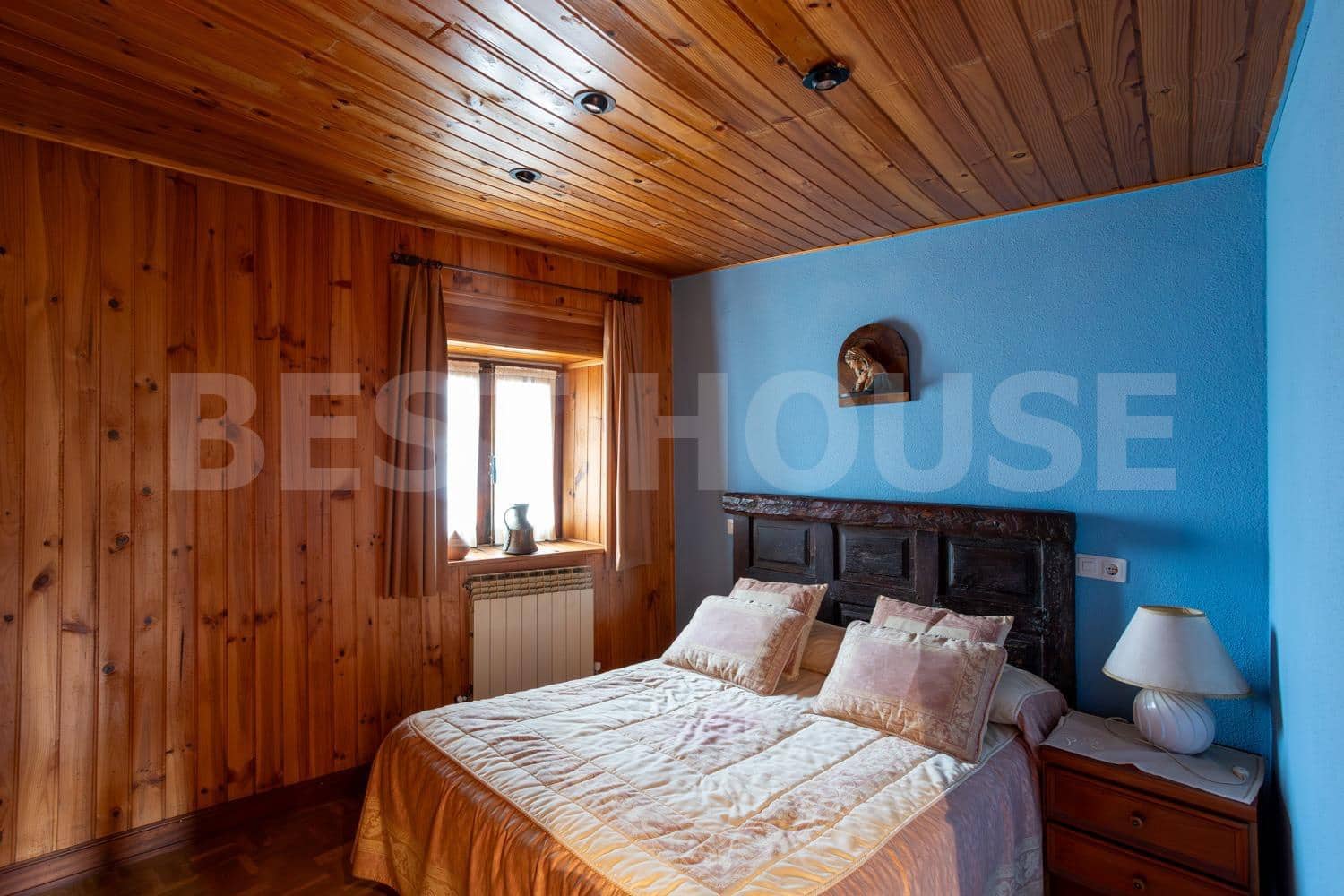 7 bedroom Villa for sale in Salinas de Anana with garage - € 394,314 (Ref: 9565414)