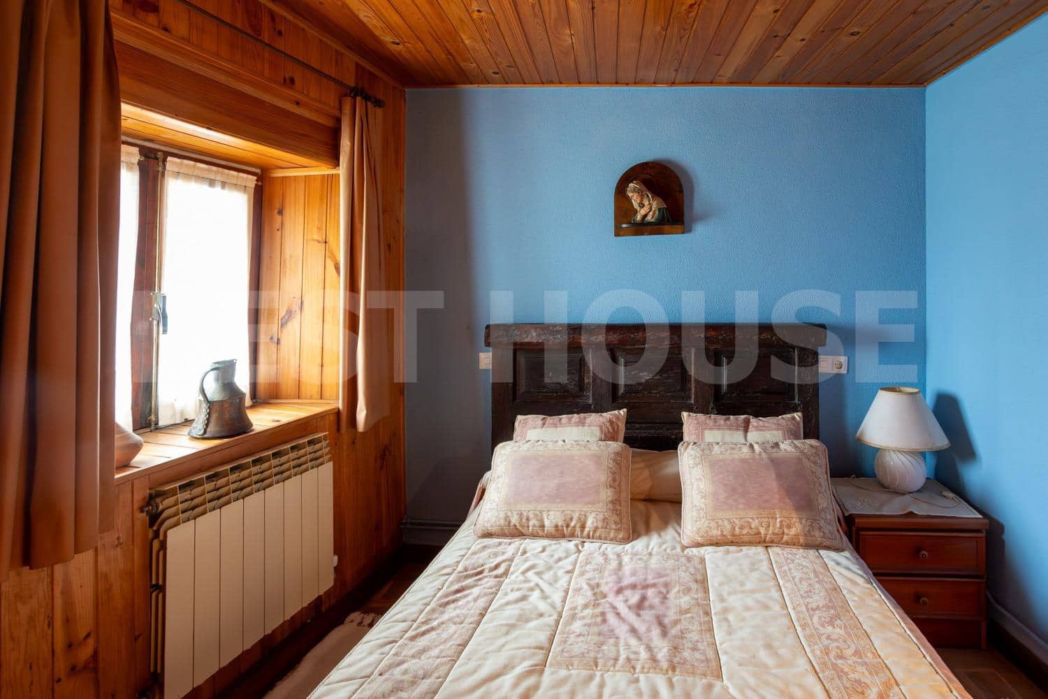 7 bedroom Villa for sale in Salinas de Anana with garage - € 394,314 (Ref: 9565414)