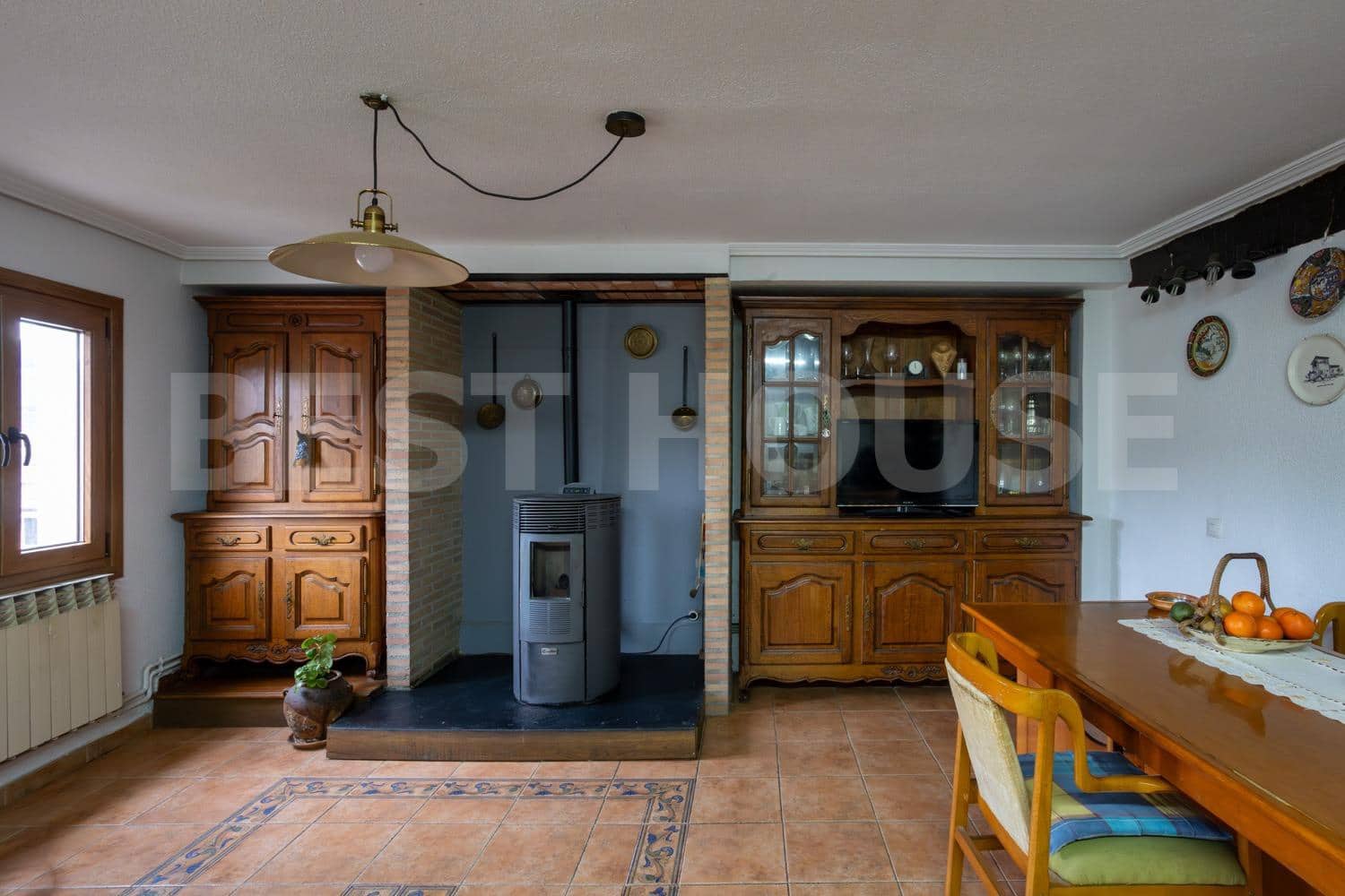 7 bedroom Villa for sale in Salinas de Anana with garage - € 394,314 (Ref: 9565414)