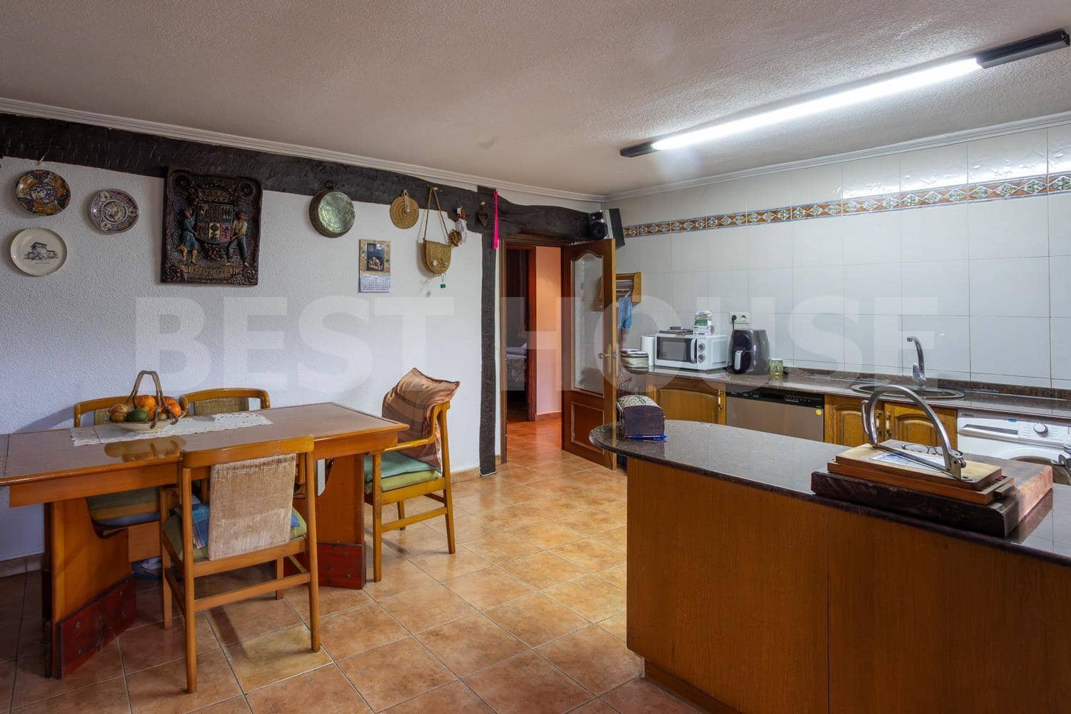 7 bedroom Villa for sale in Salinas de Anana with garage - € 394,314 (Ref: 9565414)