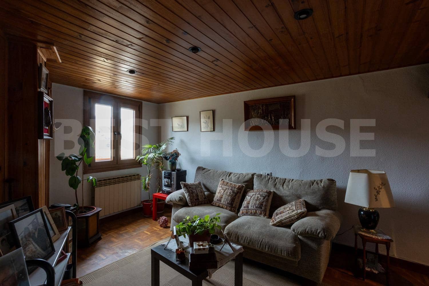 7 bedroom Villa for sale in Salinas de Anana with garage - € 394,314 (Ref: 9565414)