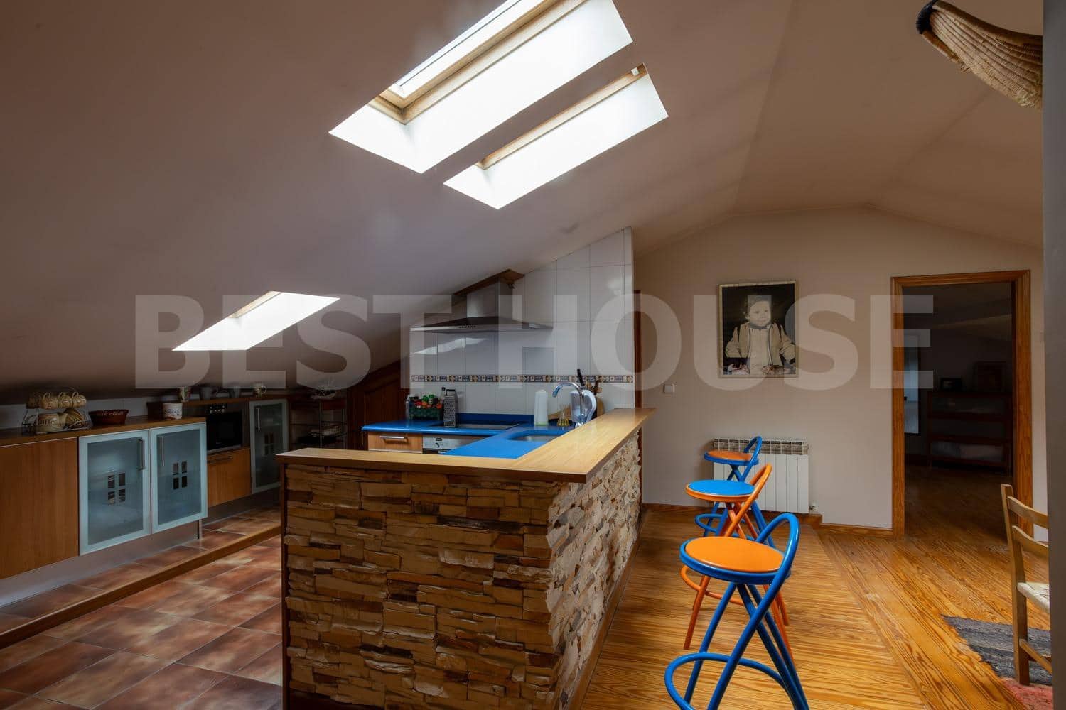 7 bedroom Villa for sale in Salinas de Anana with garage - € 394,314 (Ref: 9565414)