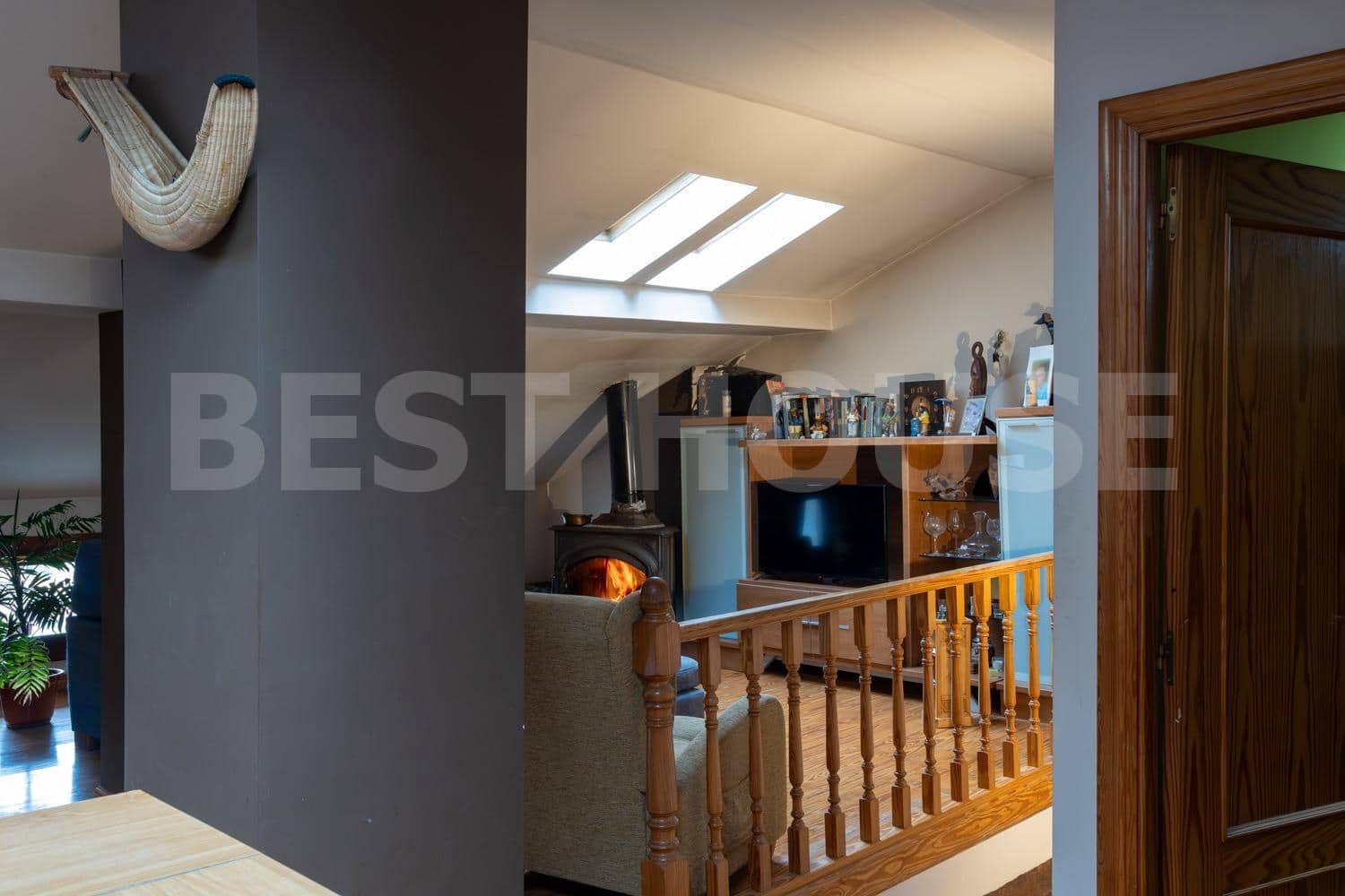 7 bedroom Villa for sale in Salinas de Anana with garage - € 394,314 (Ref: 9565414)