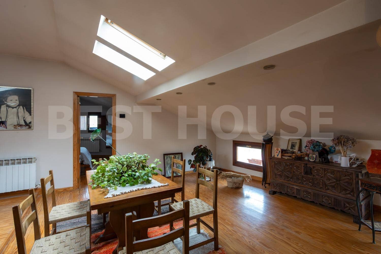 7 bedroom Villa for sale in Salinas de Anana with garage - € 394,314 (Ref: 9565414)