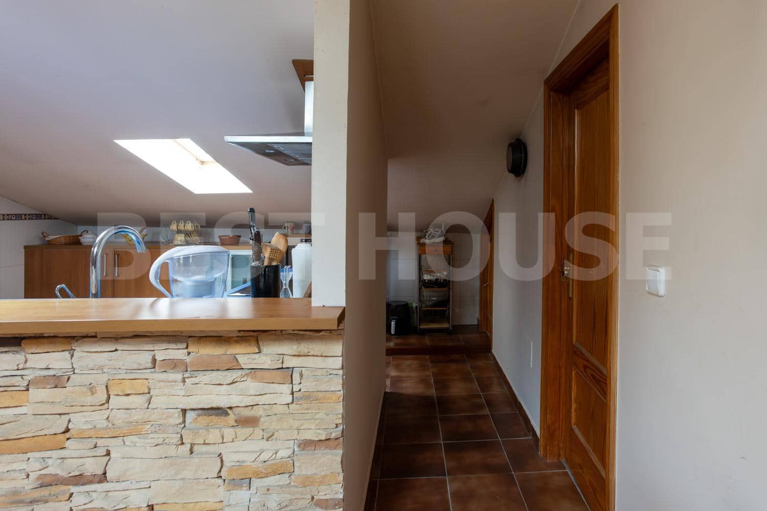 7 bedroom Villa for sale in Salinas de Anana with garage - € 394,314 (Ref: 9565414)