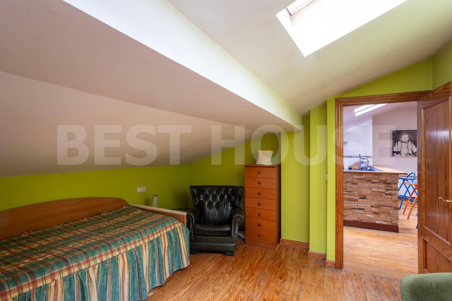 7 bedroom Villa for sale in Salinas de Anana with garage - € 394,314 (Ref: 9565414)