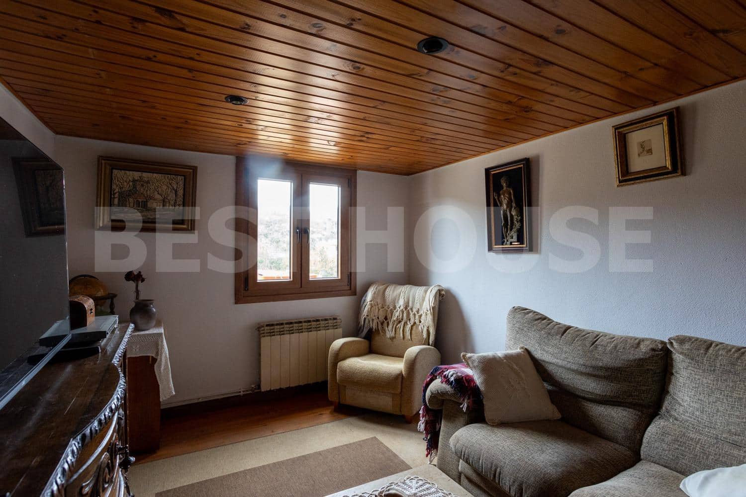 7 bedroom Villa for sale in Salinas de Anana with garage - € 394,314 (Ref: 9565414)