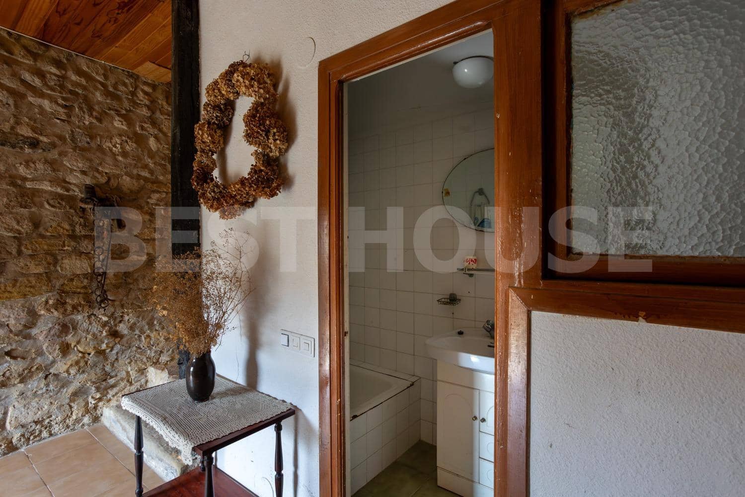 7 bedroom Villa for sale in Salinas de Anana with garage - € 394,314 (Ref: 9565414)