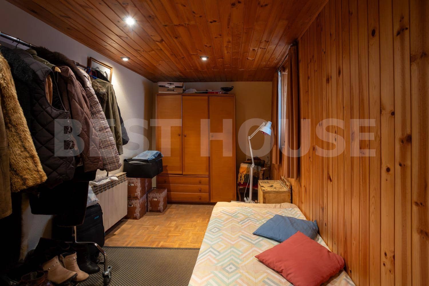 7 bedroom Villa for sale in Salinas de Anana with garage - € 394,314 (Ref: 9565414)