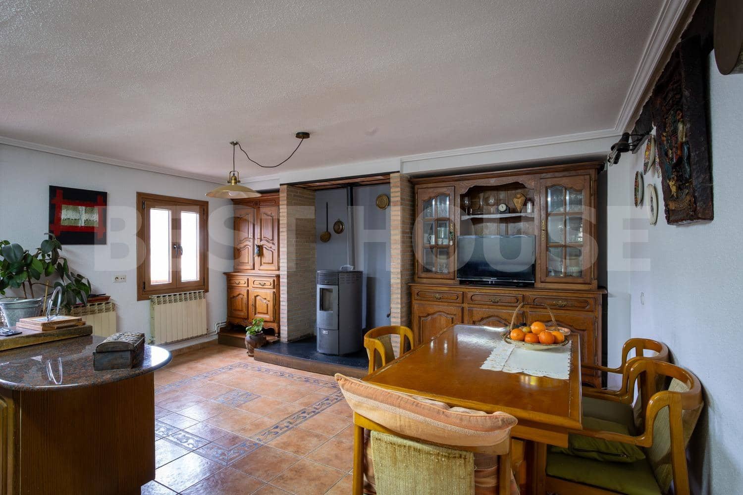 7 bedroom Villa for sale in Salinas de Anana with garage - € 394,314 (Ref: 9565414)