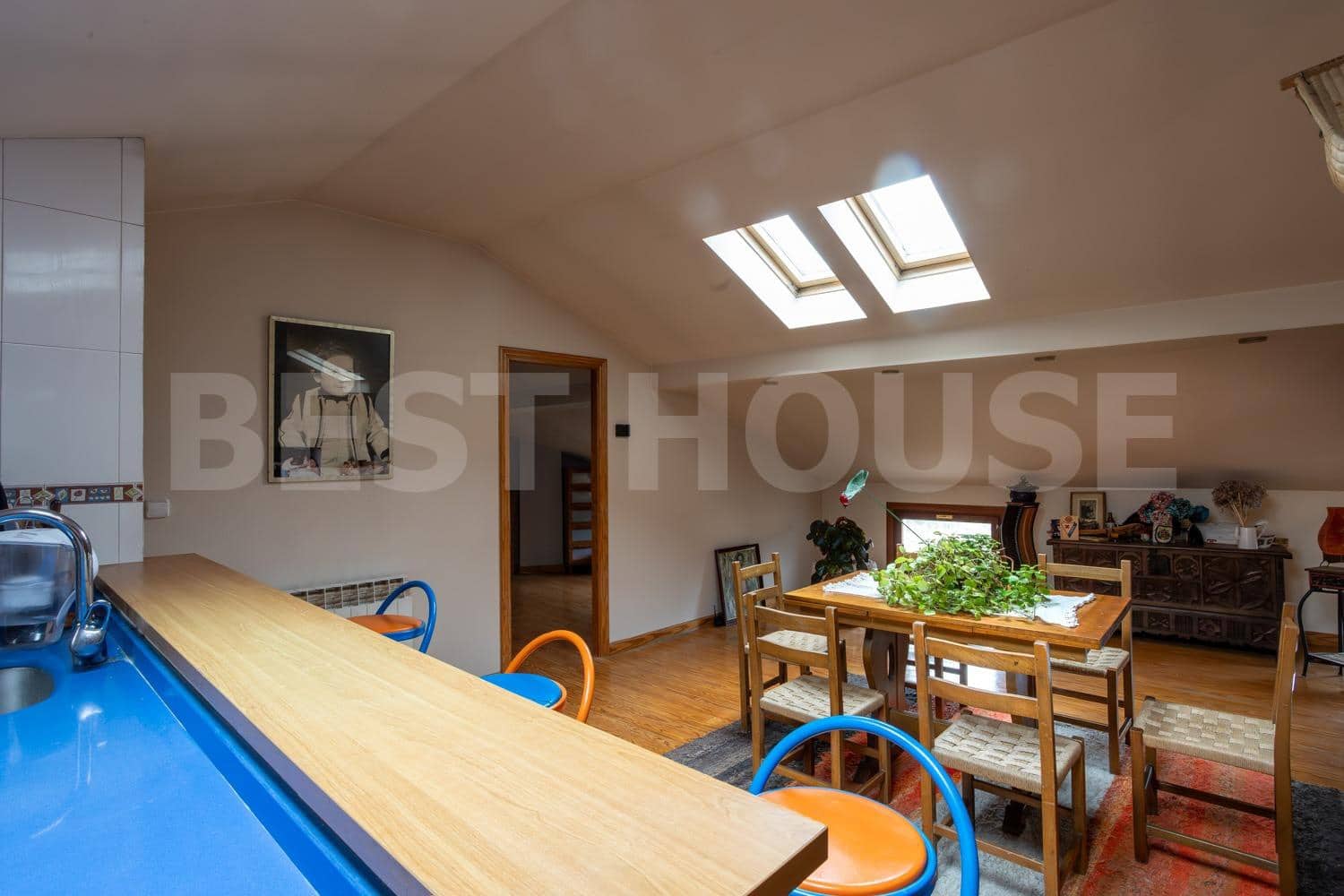 7 bedroom Villa for sale in Salinas de Anana with garage - € 394,314 (Ref: 9565414)